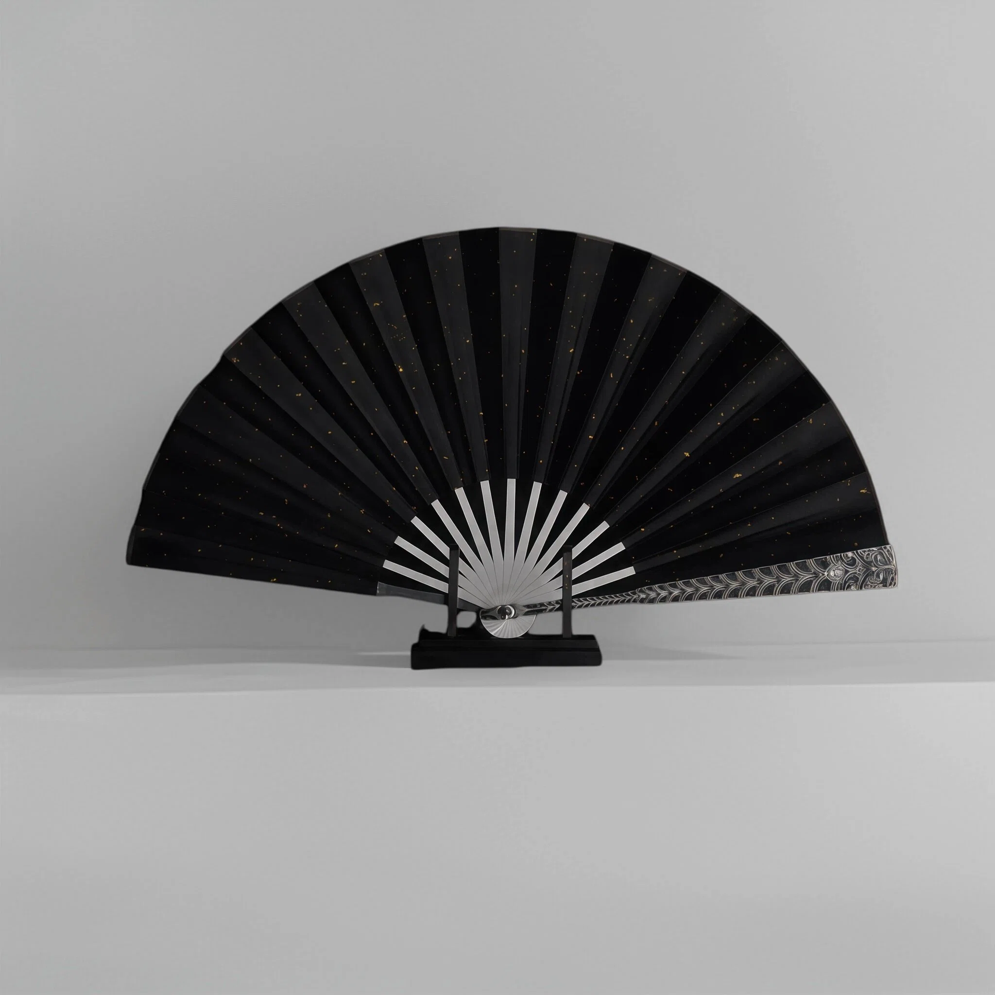 Hand-Forged Titanium Frame Kunqian Folding Fan
